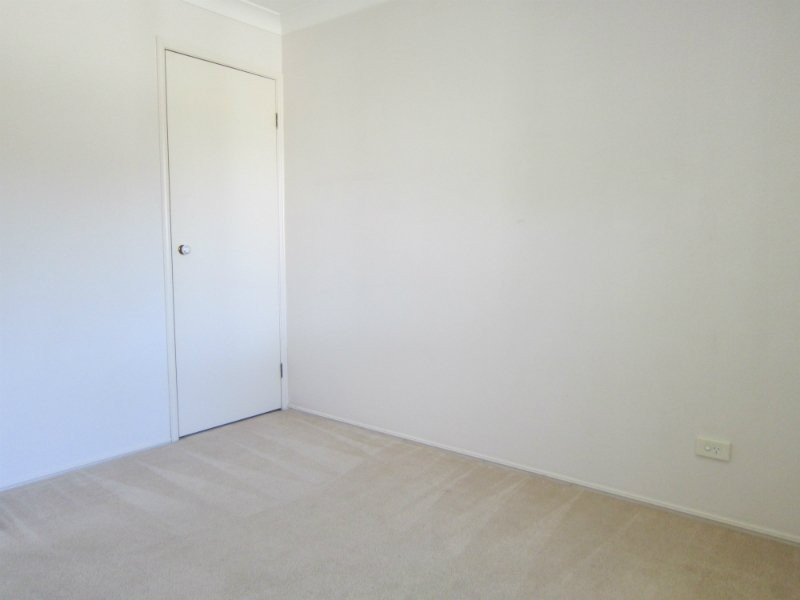 3 Hillcrest Place, Flinders View QLD 4305