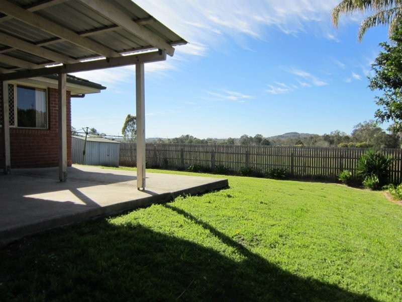3 Hillcrest Place, Flinders View QLD 4305