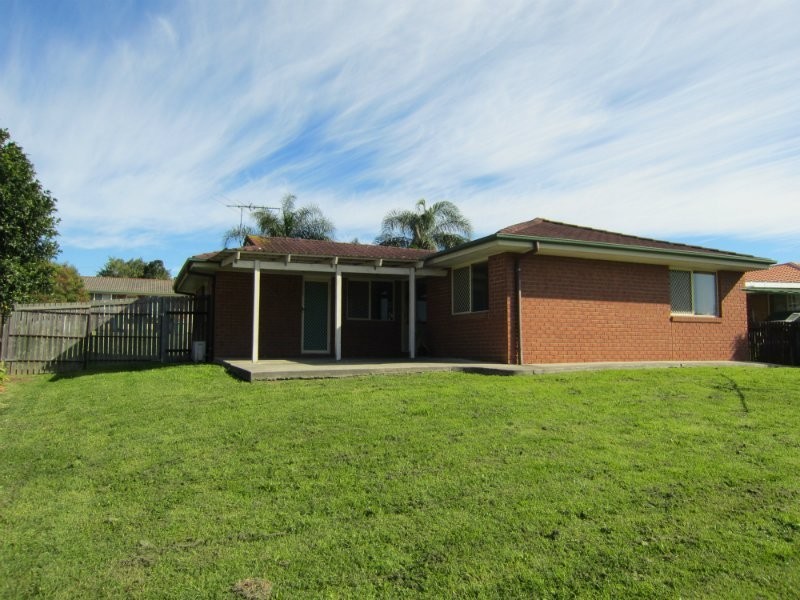 3 Hillcrest Place, Flinders View QLD 4305
