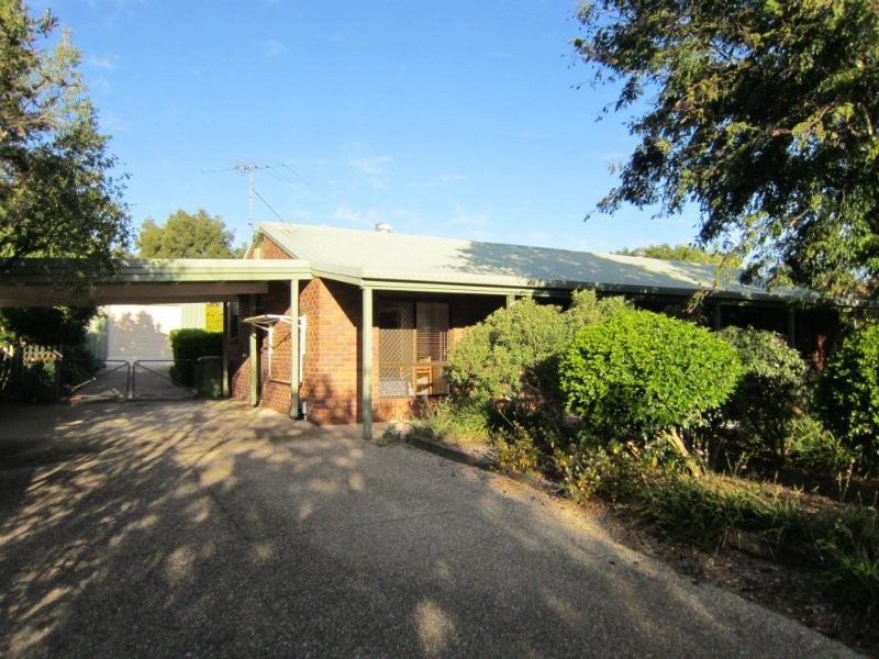 29 Flame Tree Court, Walloon QLD 4306