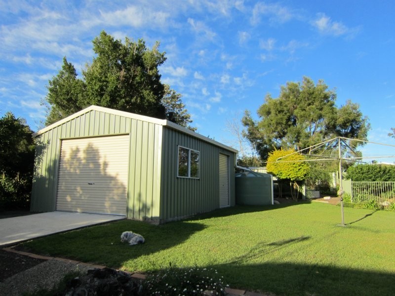 29 Flame Tree Court, Walloon QLD 4306