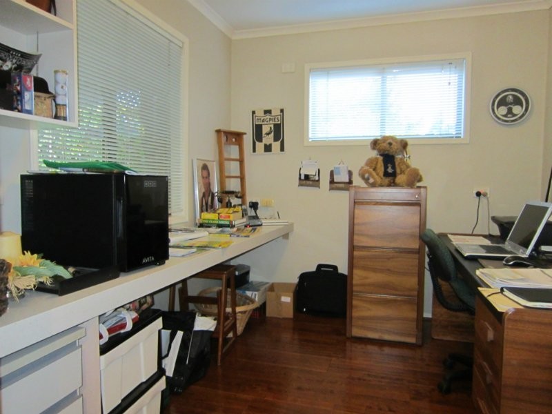 29 Flame Tree Court, Walloon QLD 4306