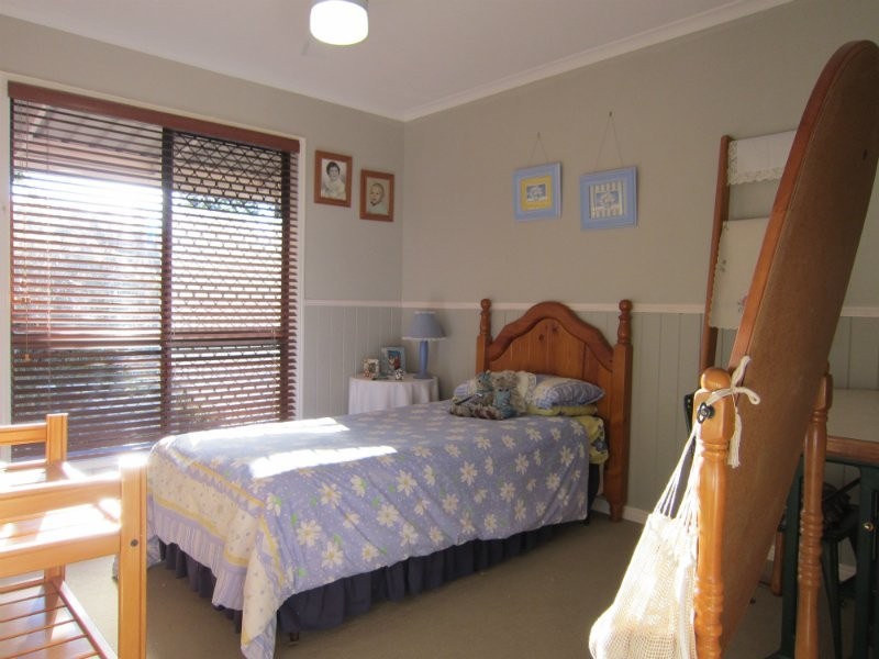 29 Flame Tree Court, Walloon QLD 4306