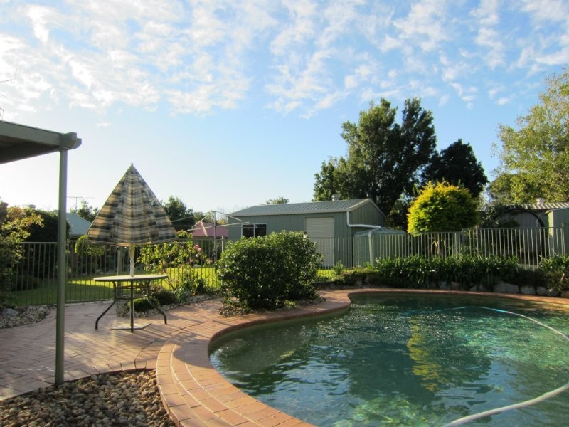 29 Flame Tree Court, Walloon QLD 4306