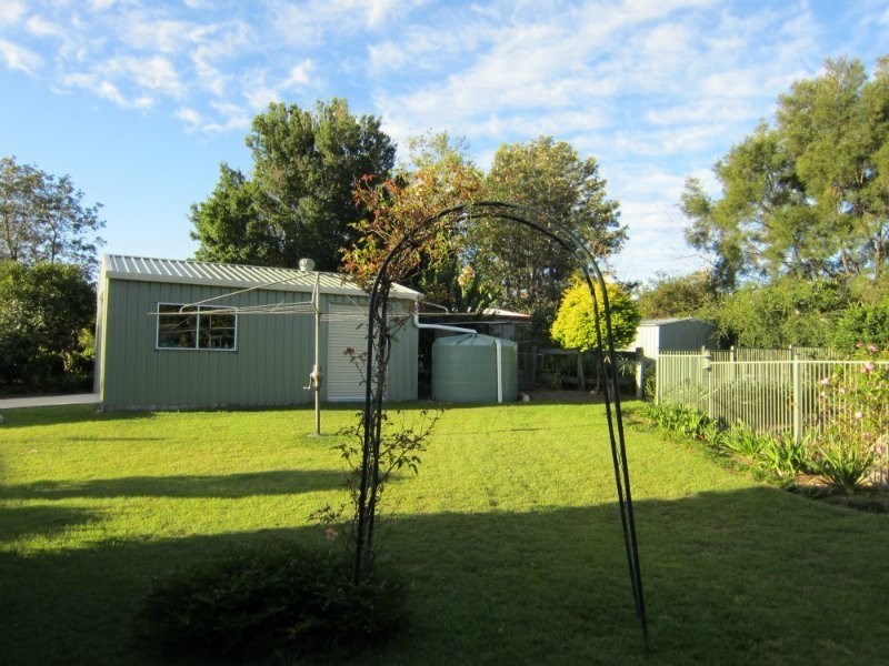 29 Flame Tree Court, Walloon QLD 4306