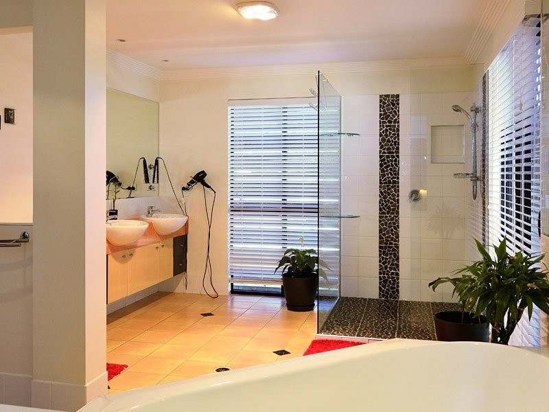 77 Jacana Crescent, Flinders View QLD 4305