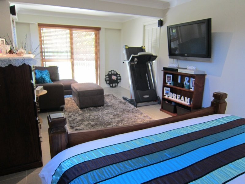 25 Lance Drive, Flinders View QLD 4305