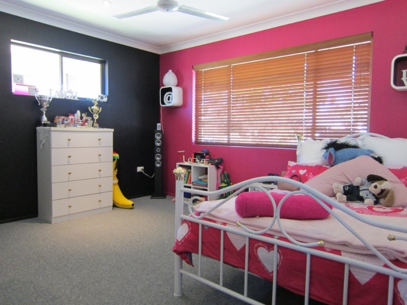 25 Lance Drive, Flinders View QLD 4305