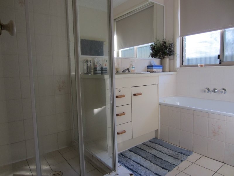 24 Bernadette Crescent, Rosewood QLD 4340