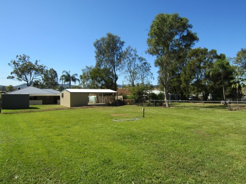 37 Fassifern Street, Peak Crossing QLD 4306