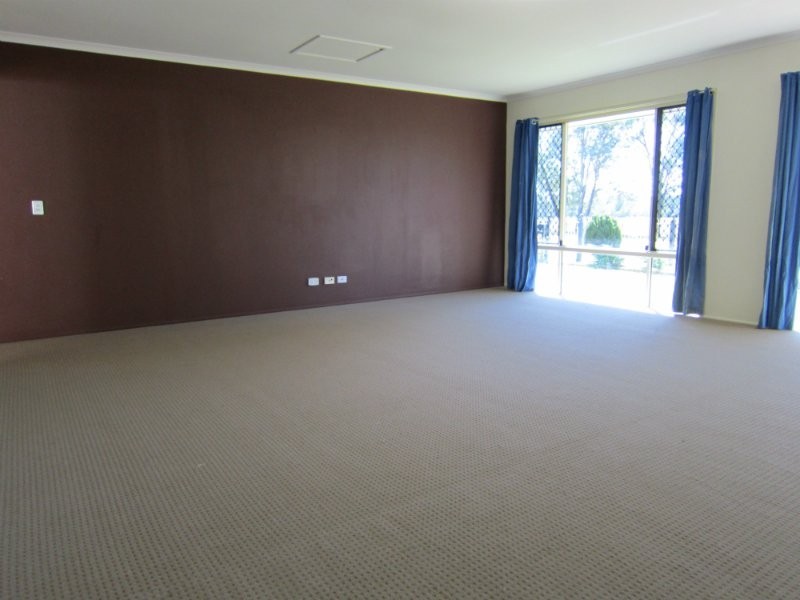 37 Fassifern Street, Peak Crossing QLD 4306