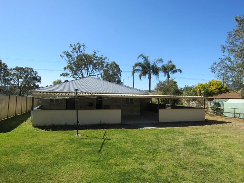 37 Fassifern Street, Peak Crossing QLD 4306