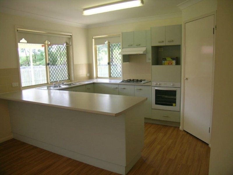 28 Kentia Circuit, Flinders View QLD 4305