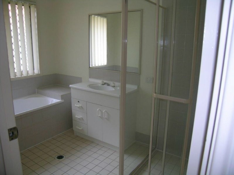 28 Kentia Circuit, Flinders View QLD 4305