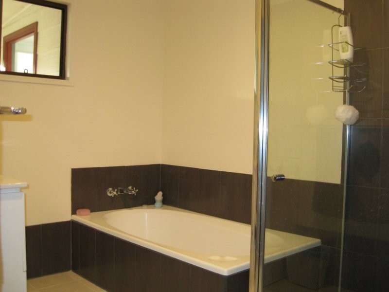 48-50 Adelong Avenue, Thagoona QLD 4306