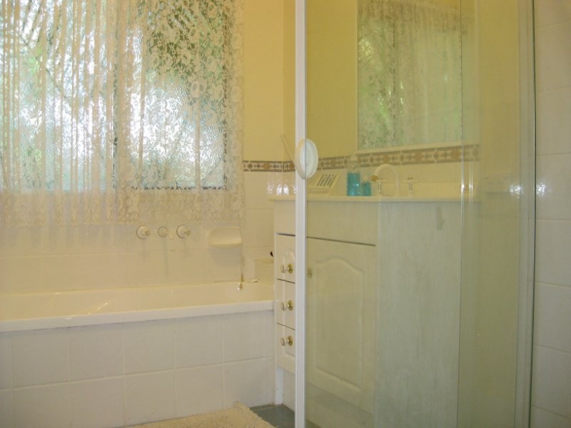 14 Farrell Drive, Walloon QLD 4306