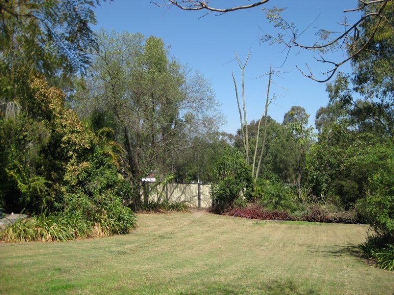 14 Farrell Drive, Walloon QLD 4306