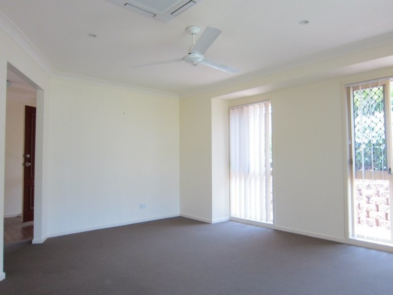 2 Cassinia Place, Flinders View QLD 4305