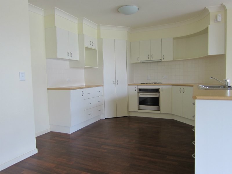 2 Cassinia Place, Flinders View QLD 4305