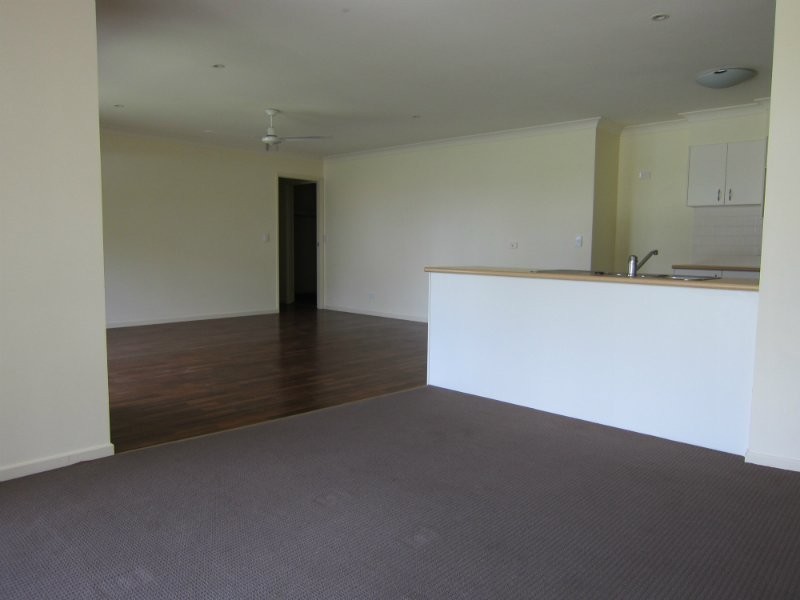 2 Cassinia Place, Flinders View QLD 4305