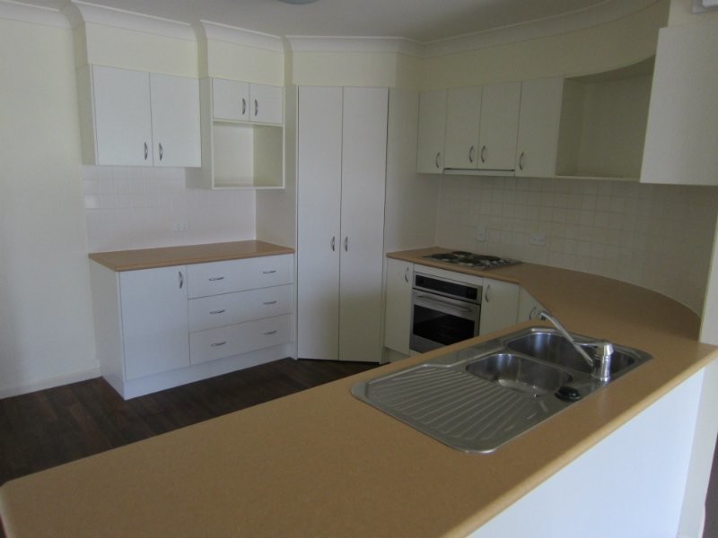 2 Cassinia Place, Flinders View QLD 4305