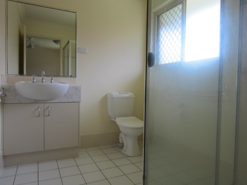2 Cassinia Place, Flinders View QLD 4305