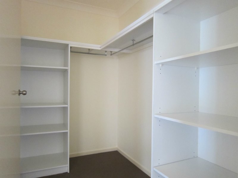 2 Cassinia Place, Flinders View QLD 4305