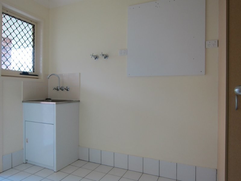 2 Cassinia Place, Flinders View QLD 4305