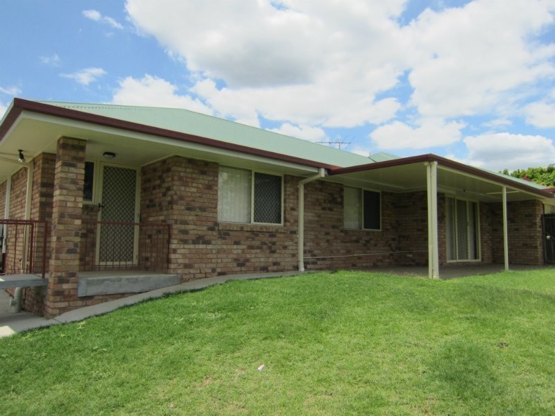 2 Cassinia Place, Flinders View QLD 4305