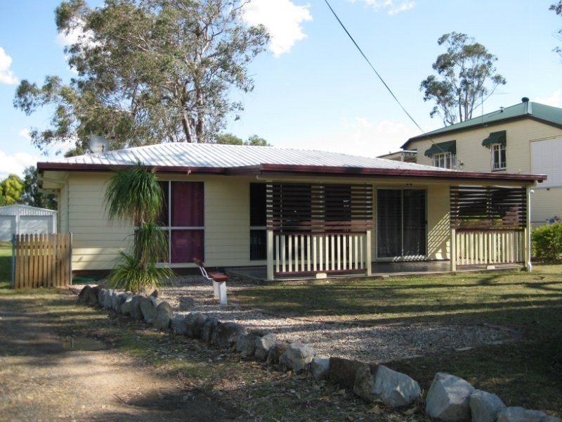 22 Calvin Street, Walloon QLD 4306