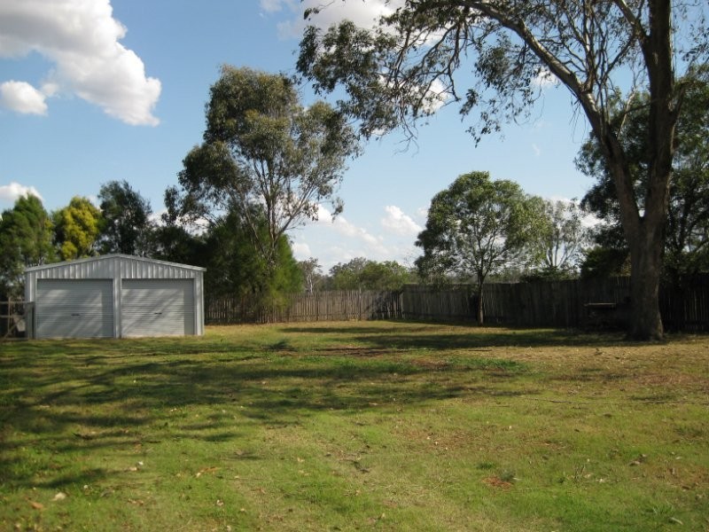 22 Calvin Street, Walloon QLD 4306