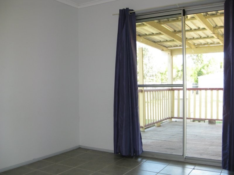 22 Calvin Street, Walloon QLD 4306