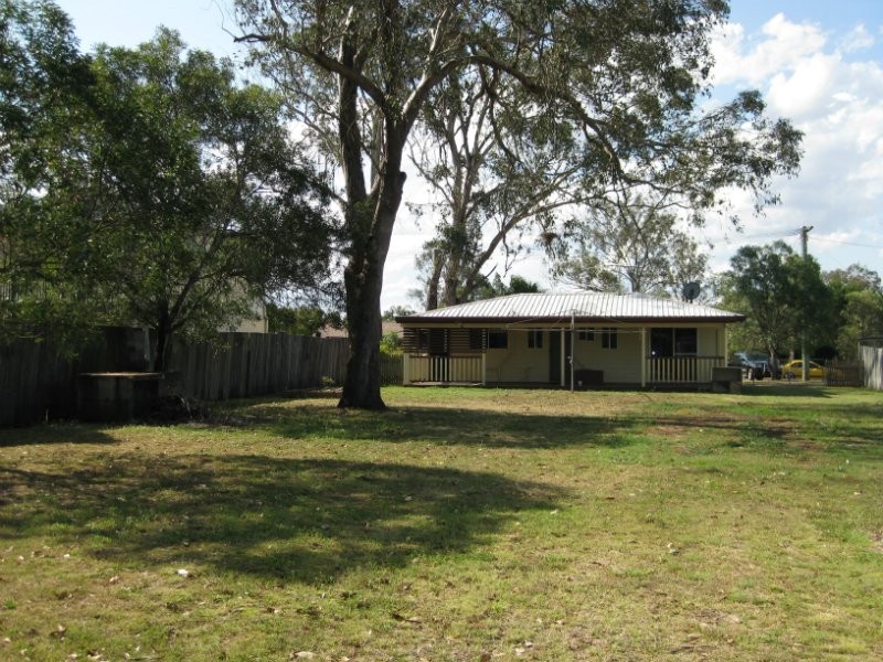 22 Calvin Street, Walloon QLD 4306