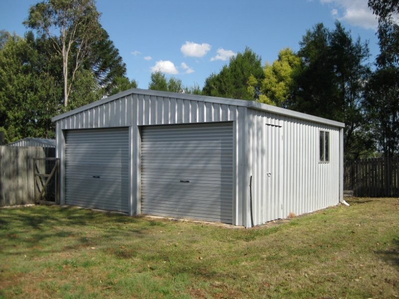 22 Calvin Street, Walloon QLD 4306