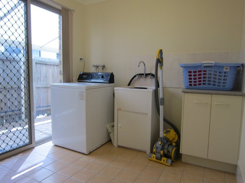 21 Calverton Court, Brassall QLD 4305