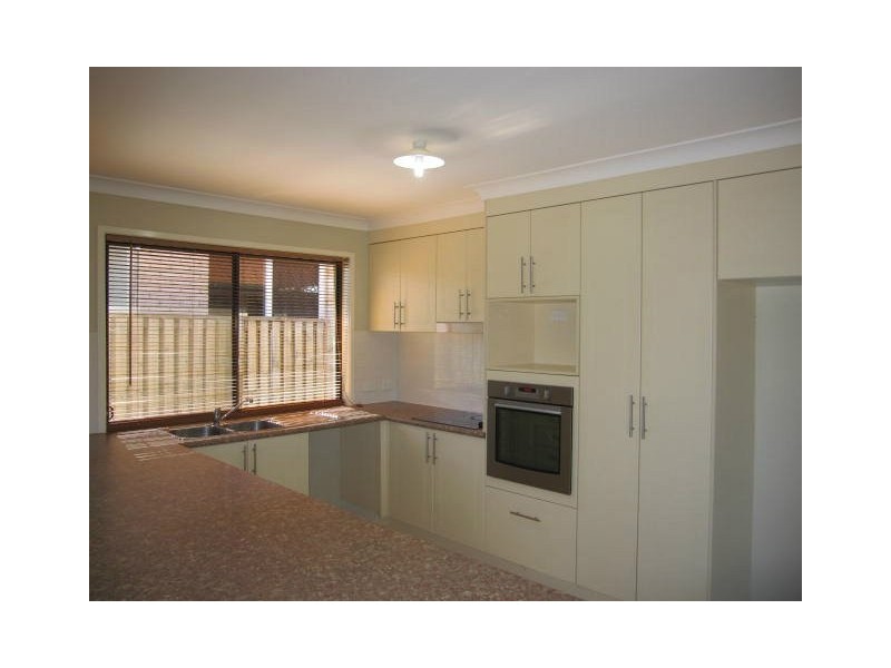 30 Eric Drive, Blackstone QLD 4304