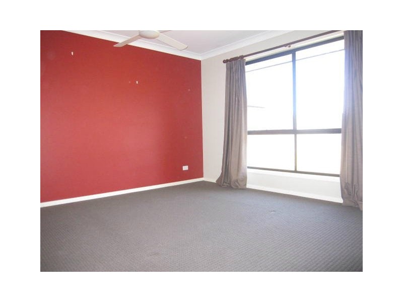 30 Eric Drive, Blackstone QLD 4304