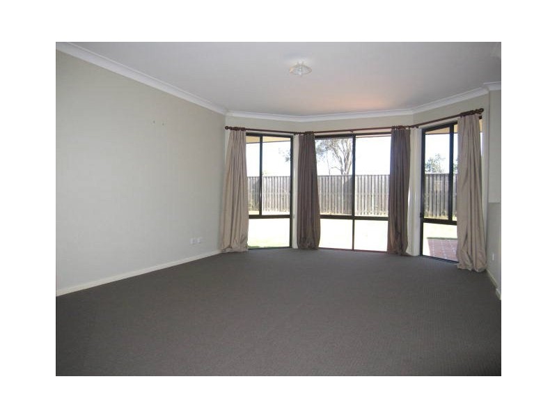 30 Eric Drive, Blackstone QLD 4304