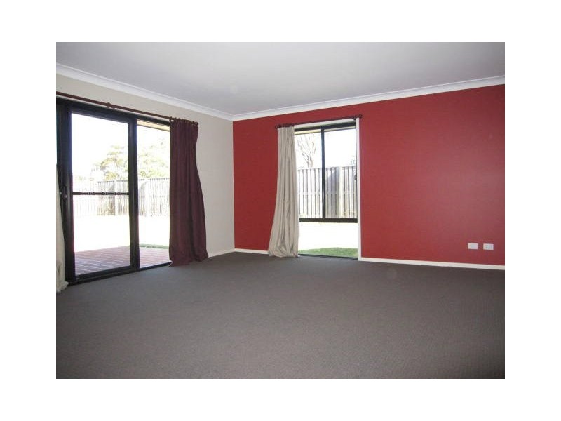 30 Eric Drive, Blackstone QLD 4304