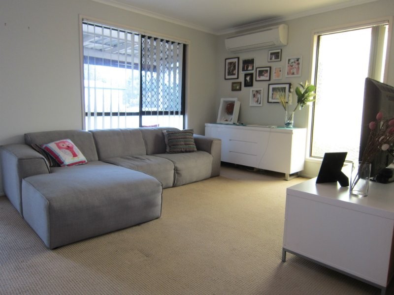 10 Oakhill Street, One Mile QLD 4305