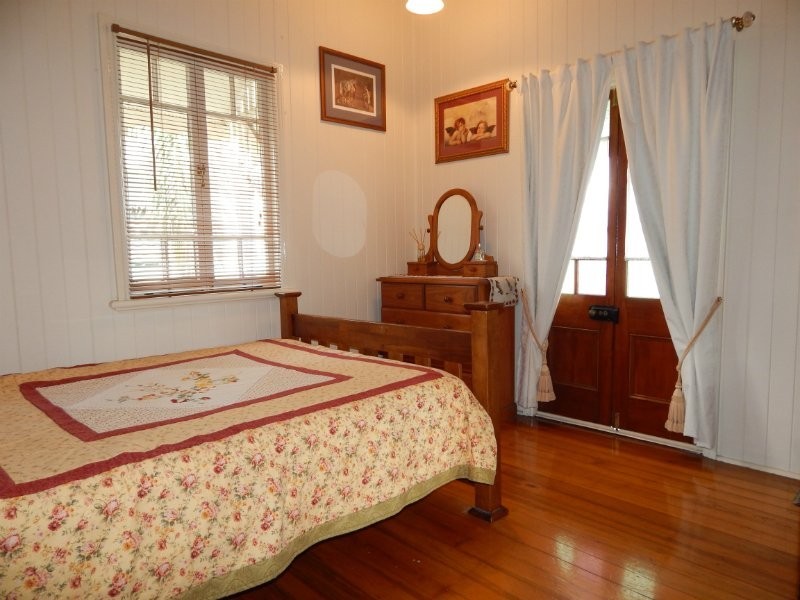 44 Blackstone Road, Newtown QLD 4305