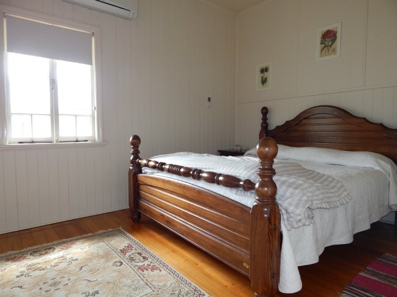 44 Blackstone Road, Newtown QLD 4305