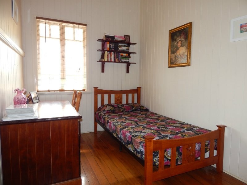 44 Blackstone Road, Newtown QLD 4305