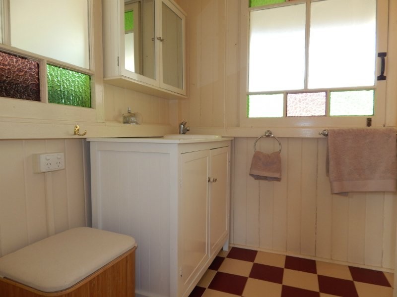 44 Blackstone Road, Newtown QLD 4305