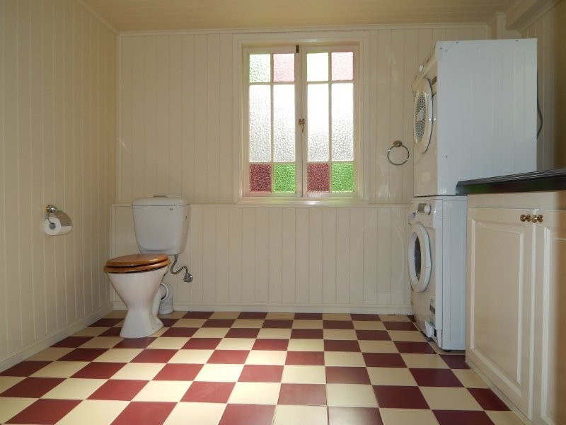 44 Blackstone Road, Newtown QLD 4305