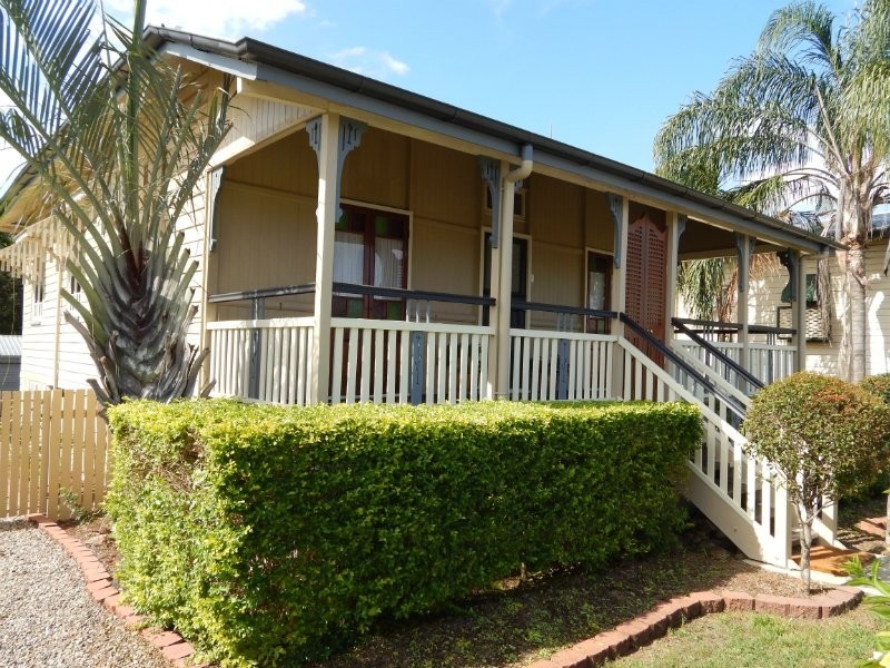 44 Blackstone Road, Newtown QLD 4305