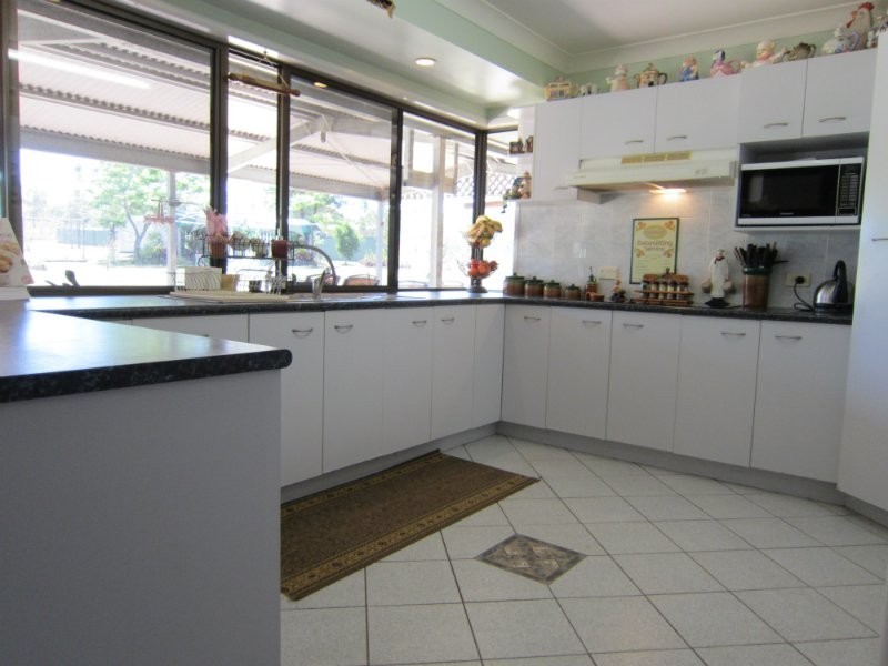 21 Wisteria Street, Walloon QLD 4306