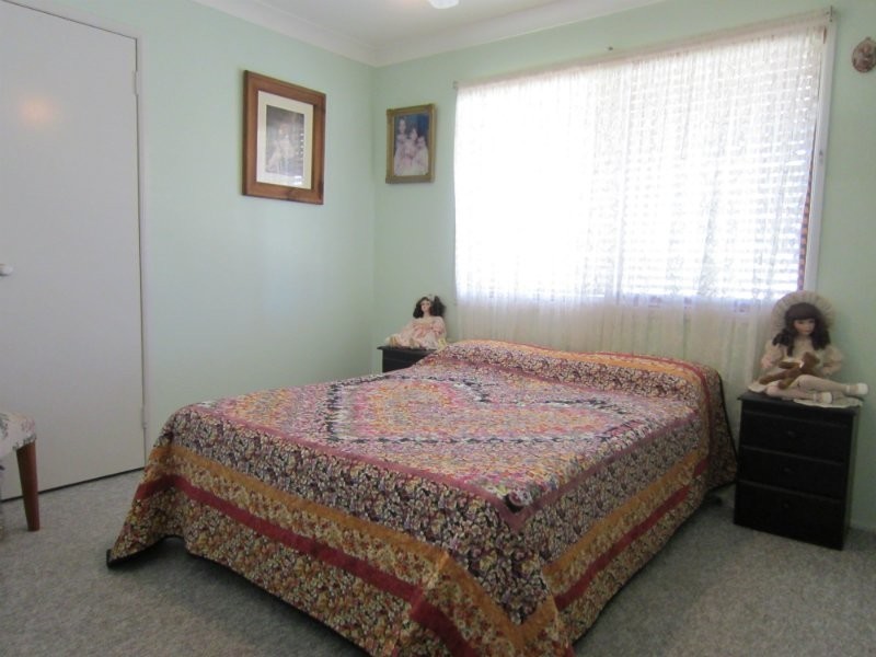 21 Wisteria Street, Walloon QLD 4306