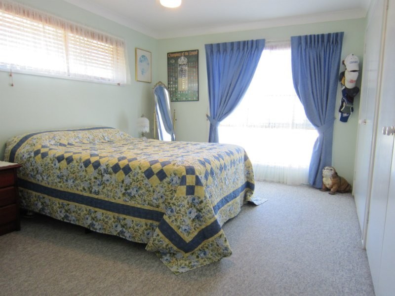 21 Wisteria Street, Walloon QLD 4306