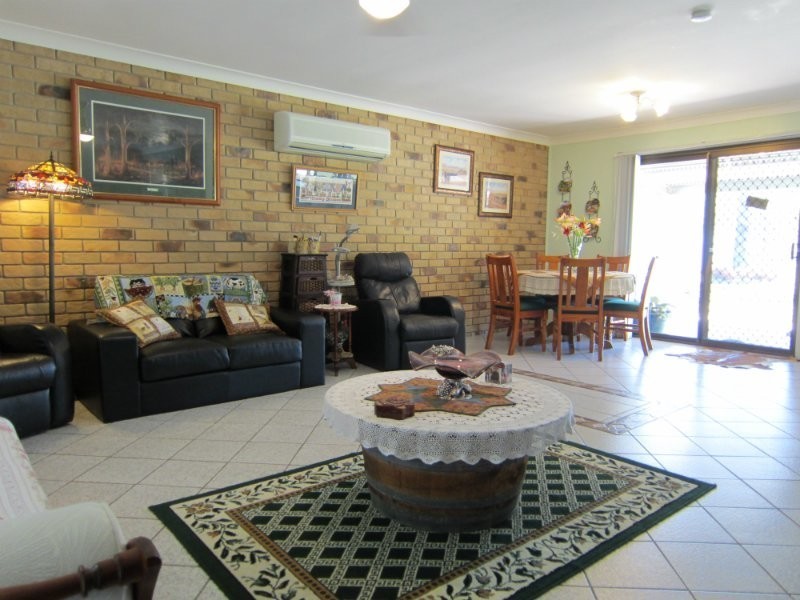 21 Wisteria Street, Walloon QLD 4306
